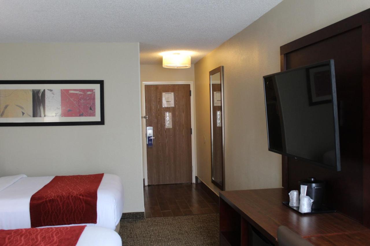 Comfort Inn Laurinburg Exterior photo